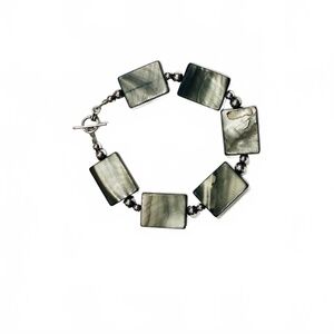 ☃️ 2/$18 Hand Crafted Bracelet, Abalone in shades of Gray/Taupe, 8” Long